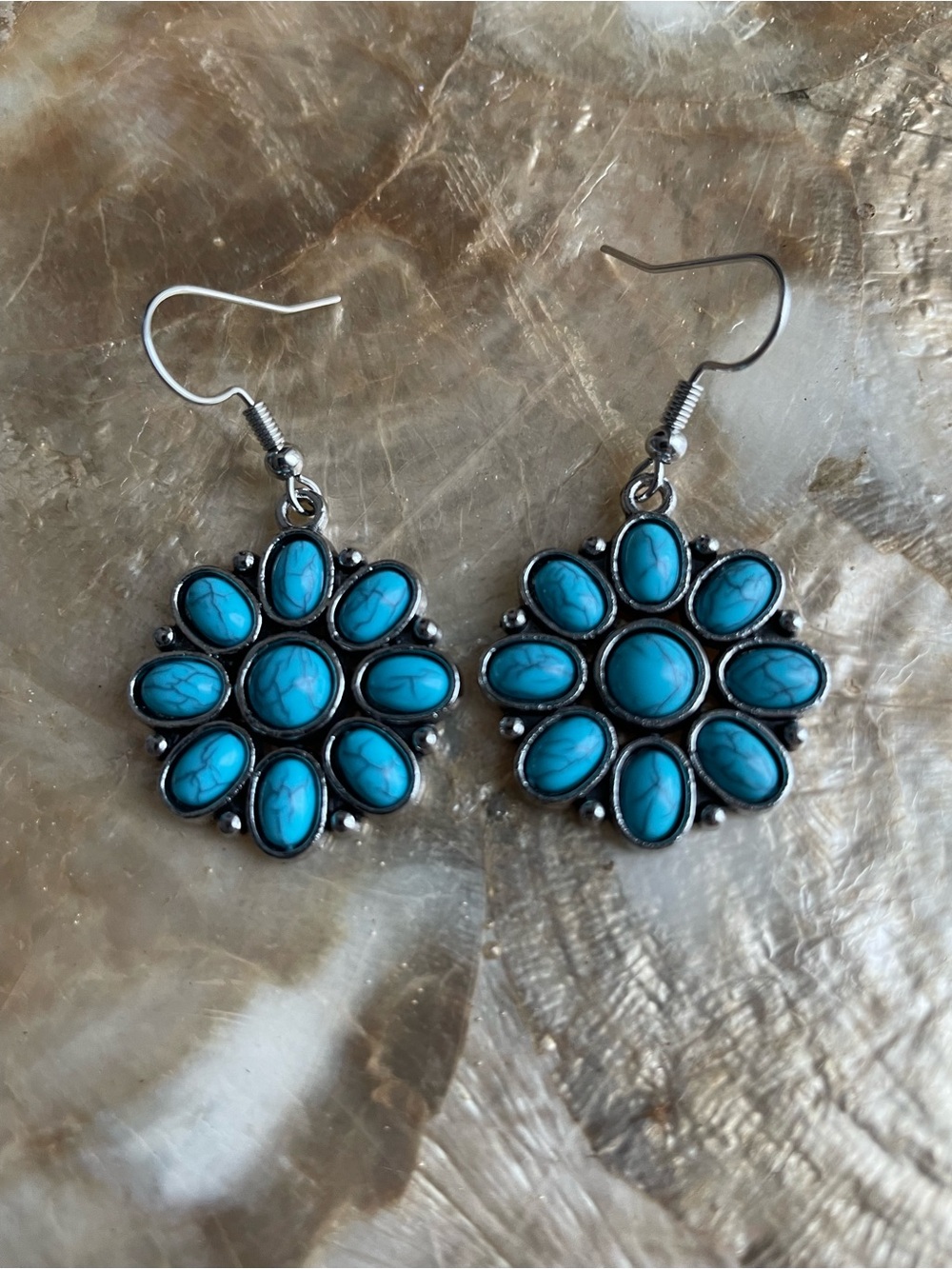 Fun, flirty western baubles! Floral drop earrings NEW